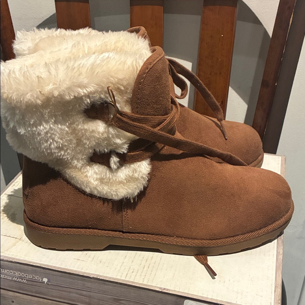 Makalu California Cozy Brown Ankle Boots with Faux Fur Lining